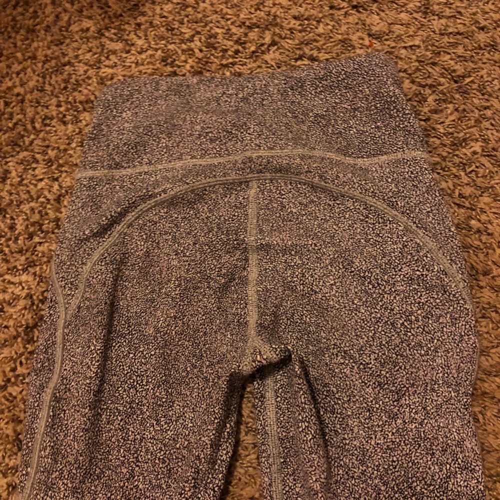 Lululemon Wunder Under - Picture 3 of 3